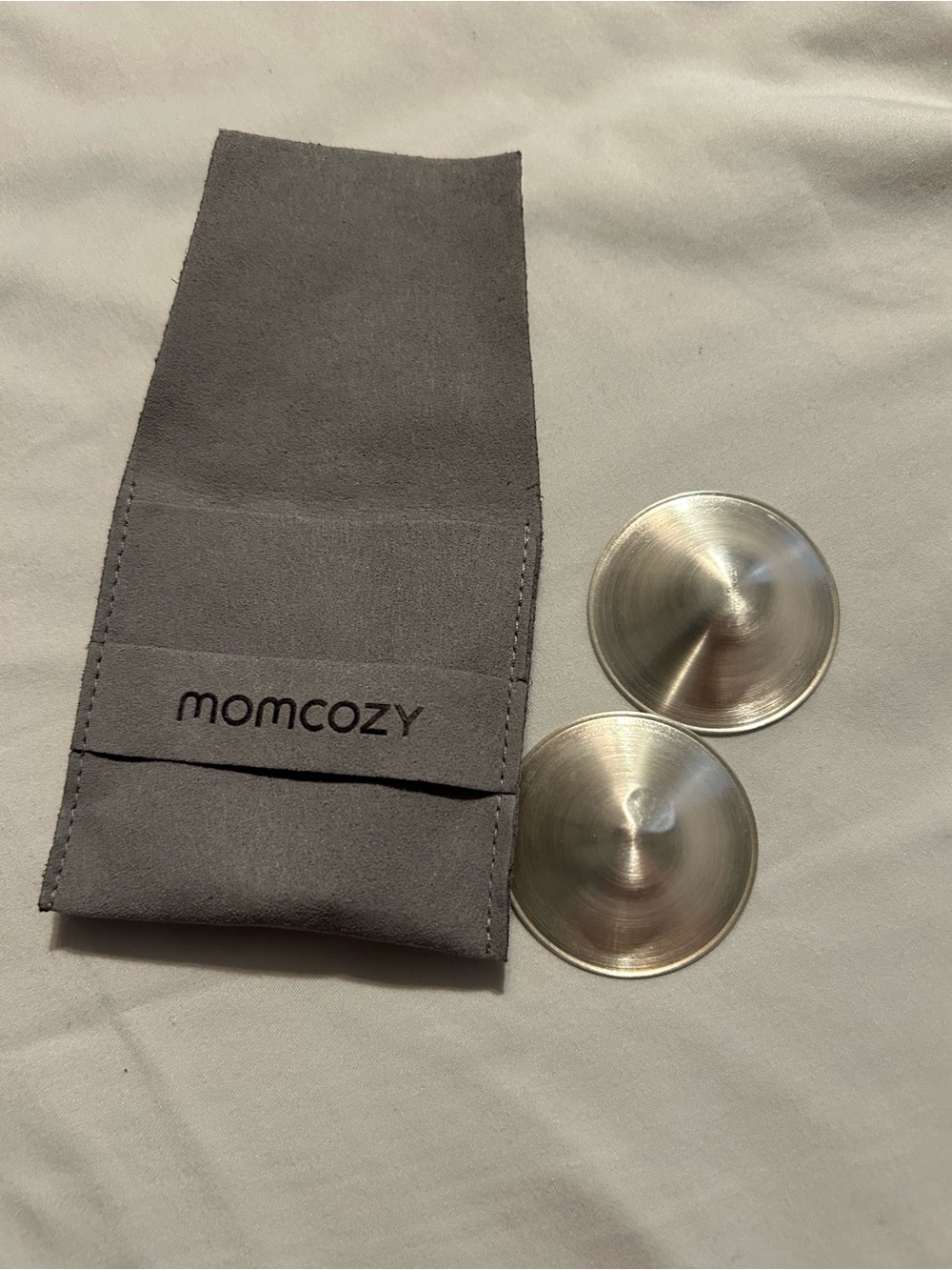 Momcozy 999 silver nursing cups